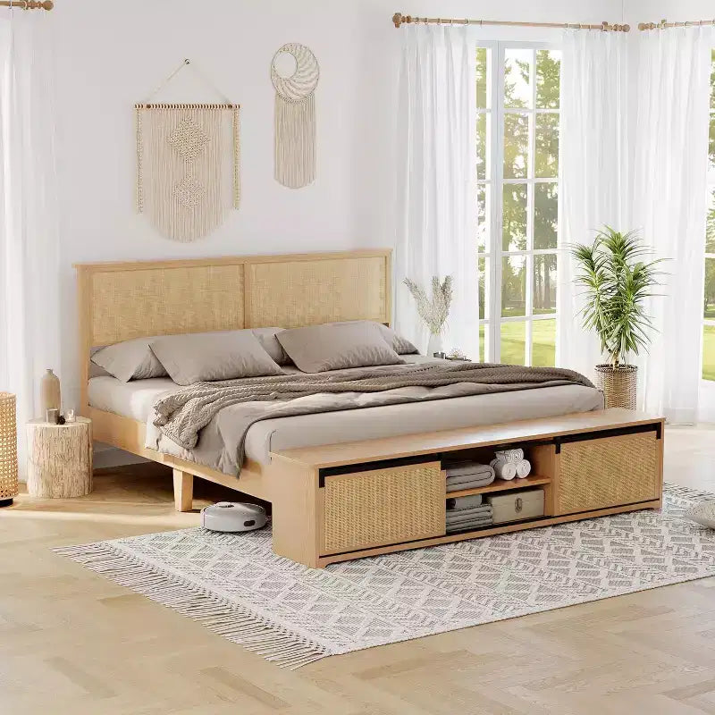 Struttura letto king-size in rattan naturale con contenitore ad ante scorrevoli e testiera a LED, per 2 persone
