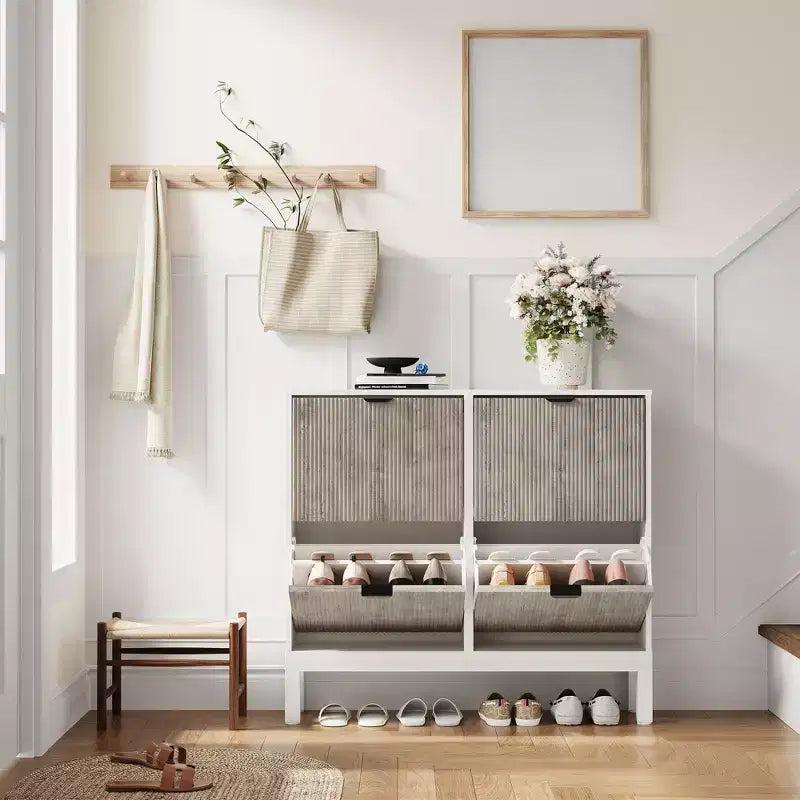 Scarpiere con 4 scomparti a ribalta in nero/bianco + rovere/grigio, capacità 16-20 paia