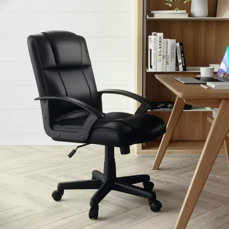 Sedia da ufficio con braccioli Flash Furniture Coffman Flash Fundamentals a schienale medio, in similpelle imbottita nera